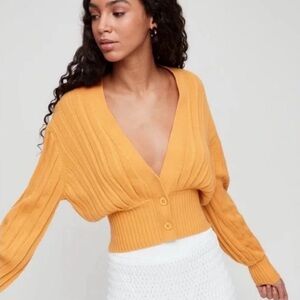 Wilfred Cropped Ribbed V-Neck Cardigan in Mustard